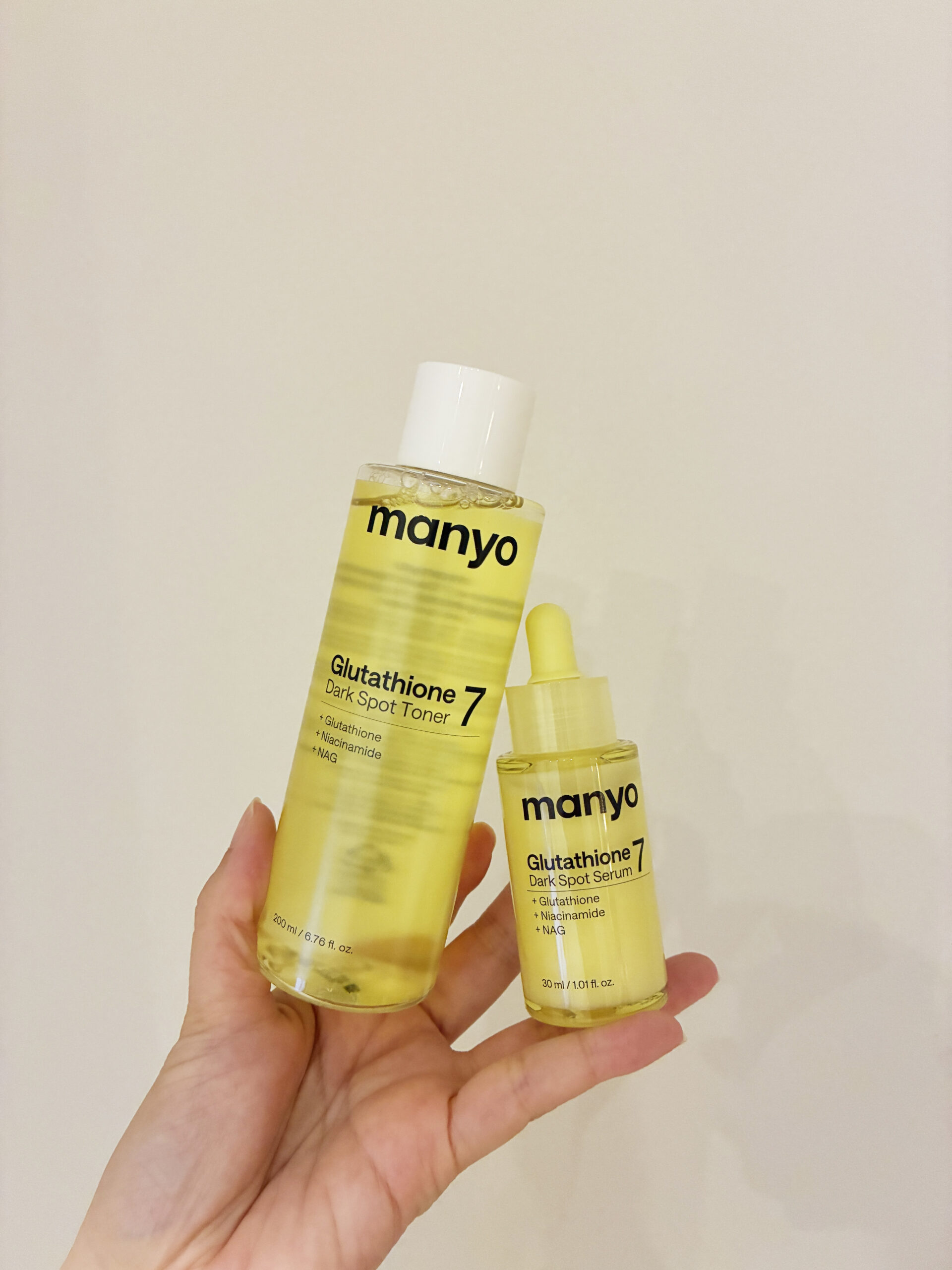 manyoグルタチオンセブンダークスポットトナーとセラム